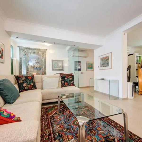 Superb 3 Bedroom Maisonette in Valletta，位于瓦莱塔的酒店