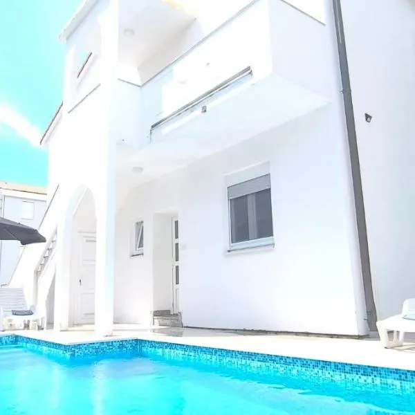 Kiara house with private pool，位于诺瓦利娅的酒店