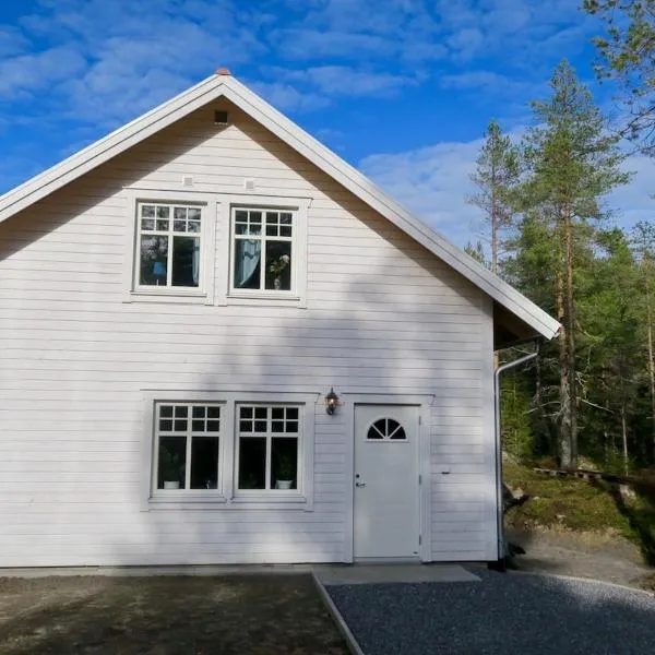 House near Umeå for rent，位于于默奥的酒店