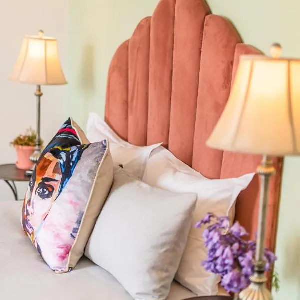 Luxury suite near Church Street，位于斯泰伦博斯的酒店