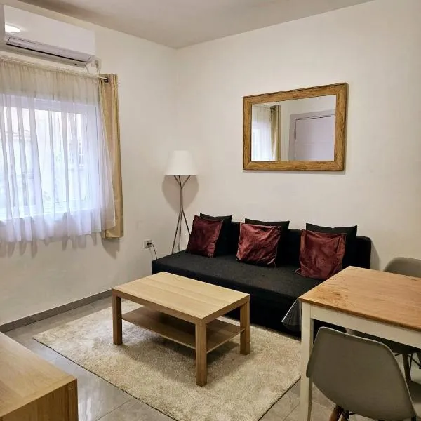Cosy 2 rooms Flat fully equipped Bat Yam City Center 5 min to beach near Tel Aviv，位于巴特亚姆的酒店