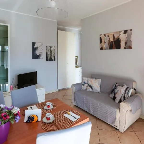 Casa Verina - Balconi colorati - Quattromiglia，位于伦德的酒店