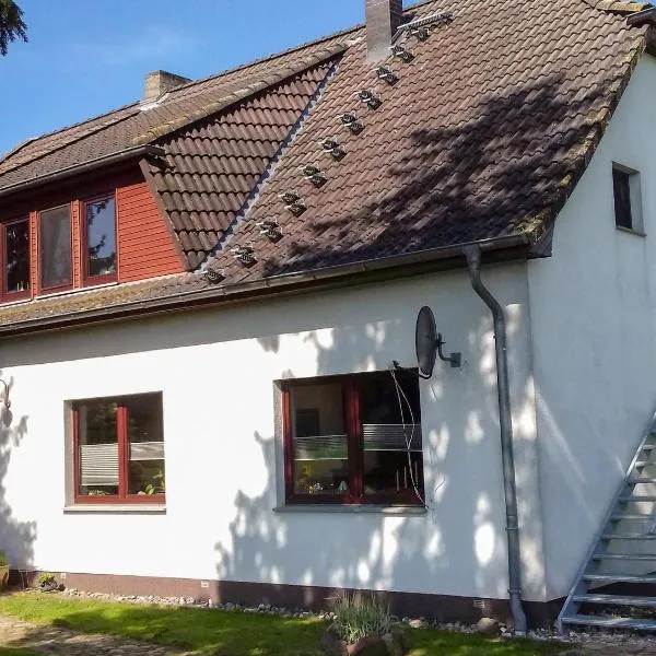 Ferienwohnungen am Waldrand，位于Ahrenshagen的酒店