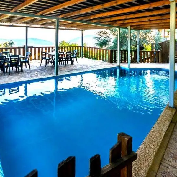 אחוזת מצפה שני הימים-וילת 7 חדרים עם בריכה מחוממת וג'קוזי ספא，位于‘Ein el Asad的酒店