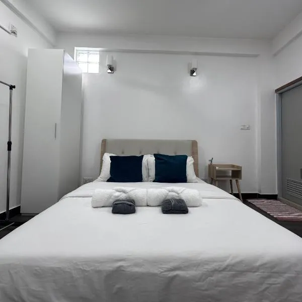 Riviera Cove - 1 bedroom apartment with living room & kitchen，位于马累的酒店