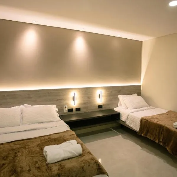 Hotel Gran Ester，位于Los Patios的酒店