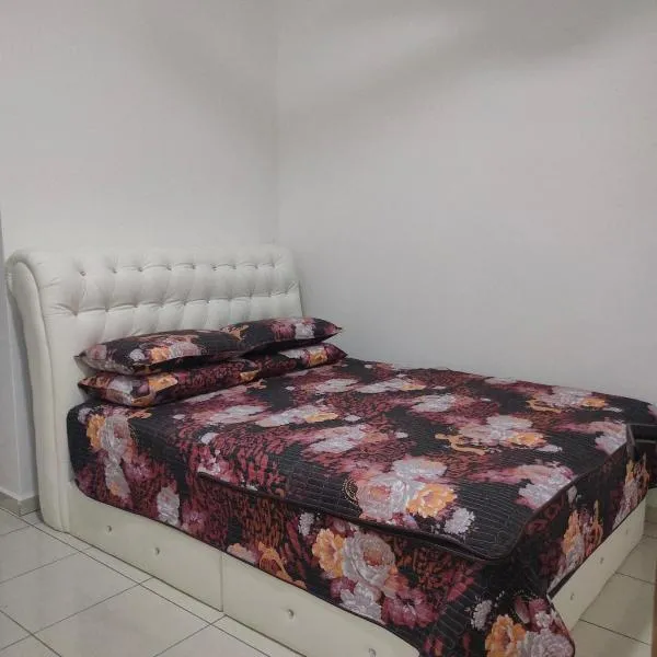 Puteri Homestay，位于加央的酒店