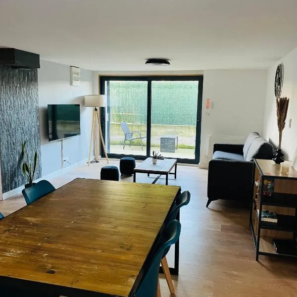 Côté Jardin, Entre lac et montagne，位于Publier的酒店