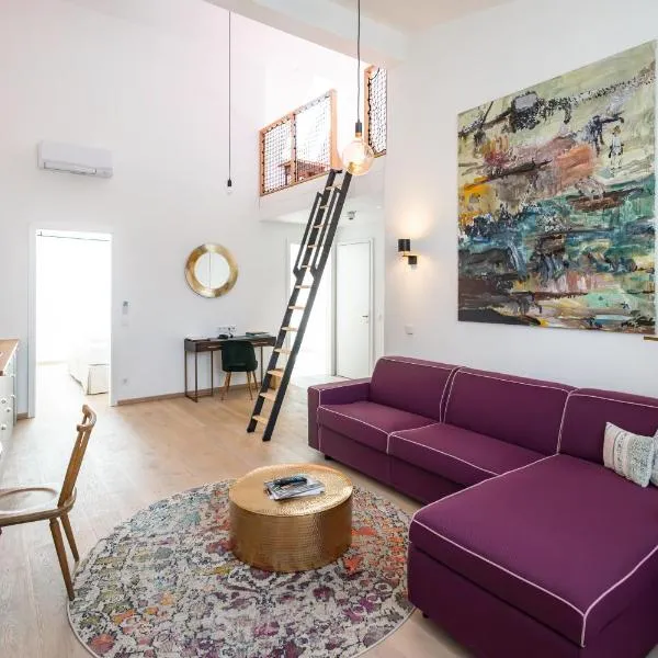 Boutiquehotel Zum Goldenen Hirschen，位于格蒙登的酒店