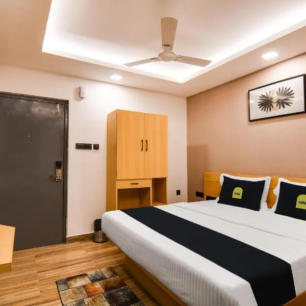 Super Townhouse OAK Sayhallo Ecstasy，位于布巴内什瓦尔的酒店