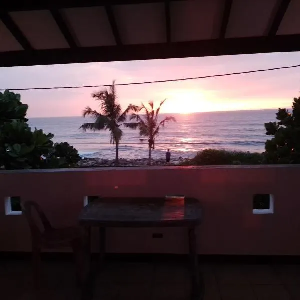 Akira Beach Hotel，位于莫拉图瓦的酒店
