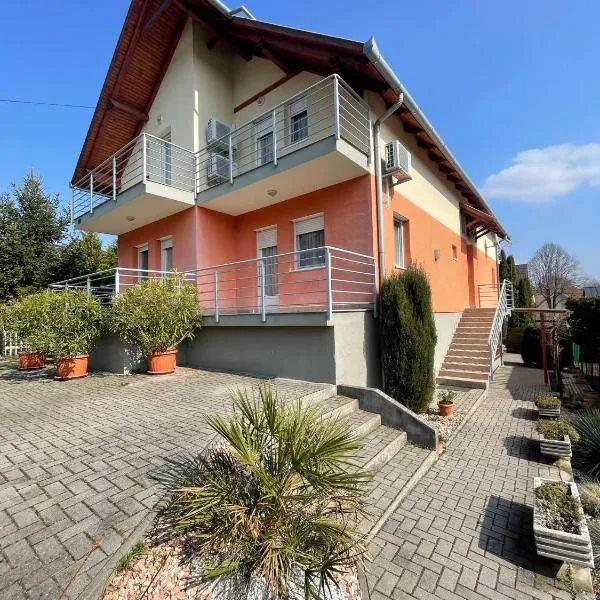 Akácfa B&B，位于佐洛卡罗斯的酒店