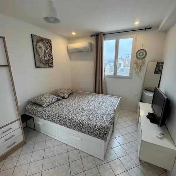 Studio cosy Paris La Défense Arena，位于Houilles的酒店