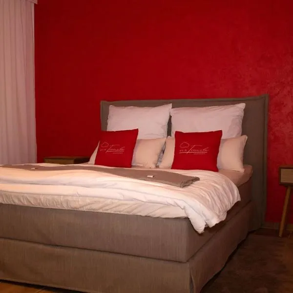 Mein Träumchen Apartements- 4 Rot stillvoll und zentral übernachten，位于比勒费尔德的酒店