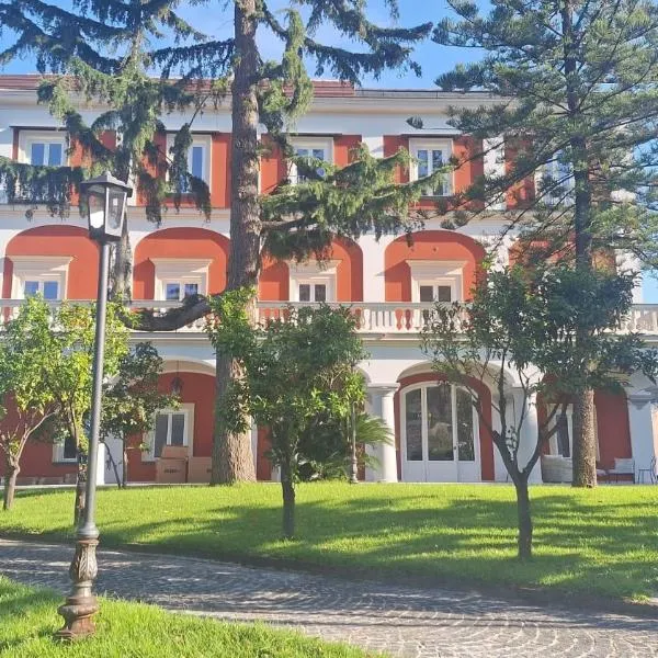 La Tuja Relais du Parc，位于维克艾库塞的酒店
