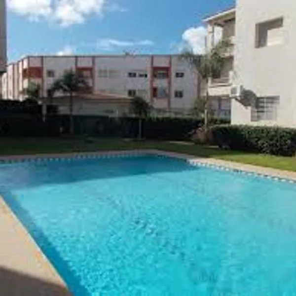 Résidence luxueuse de Vacances avec 2 piscines à Harhoura Rabat - Temara，位于埃尔哈豪拉的酒店