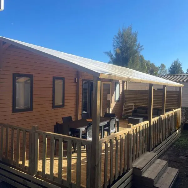 Mobil-home neuf 6 à 8 pers au Camping Les Palmiers, Hyères，位于耶尔的酒店