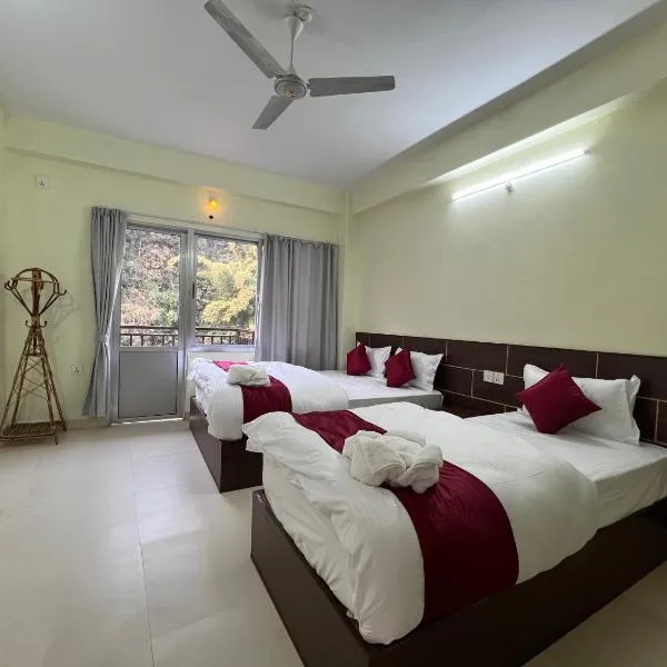 Hotel Karma Inn，位于Pokhara的酒店