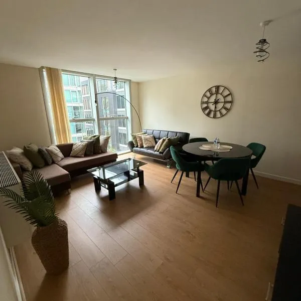 Central Hub Flat，位于米尔顿凯恩斯的酒店