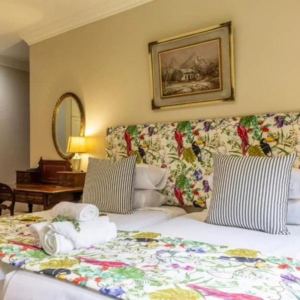 Selborne Golf Estate Villa P1 by First Private Stays，位于彭宁顿的酒店