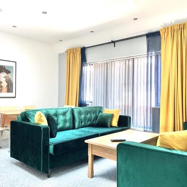Premium 2 Bed Apartments - Thatcham Broadway,位于萨彻姆的酒店