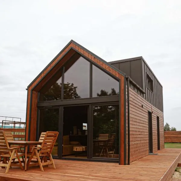 Black & White Cekcyn Bory Tucholskie，位于Cekcyn的酒店