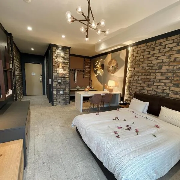 Riverside Industrial Studios - SAUNA-GYM- Stay in style by WroApart-PL -air-conditioning-all-SPA-FITNESS，位于弗罗茨瓦夫的酒店