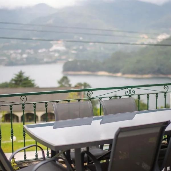 Gerês Country Stays- FLOR - Comfort and tranquility with a stunning view，位于吉尔斯的酒店