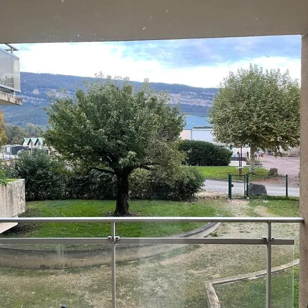 Au cœur de la Vallée Bleue，位于Montalieu-Vercieu的酒店