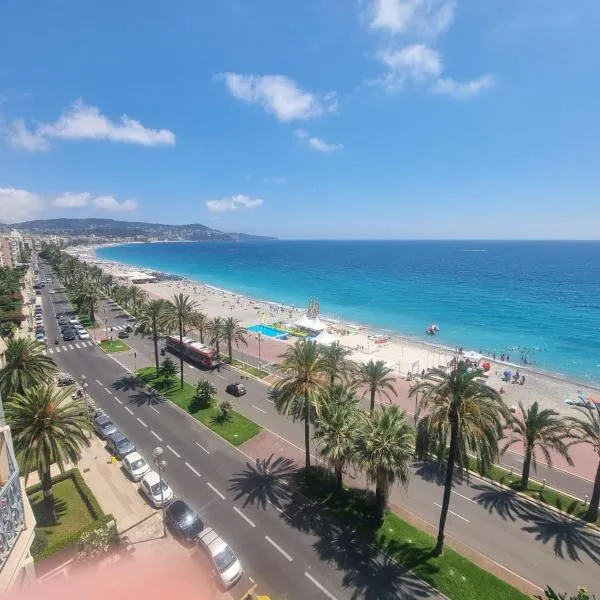 Apartament with sea view，位于尼斯的酒店