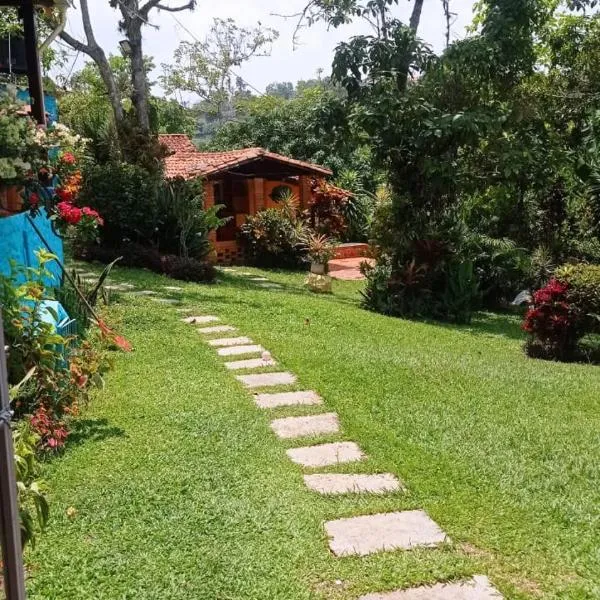 Cabañita en medio de la Naturaleza Mesa de Ruitoque，位于彼德奎斯塔的酒店