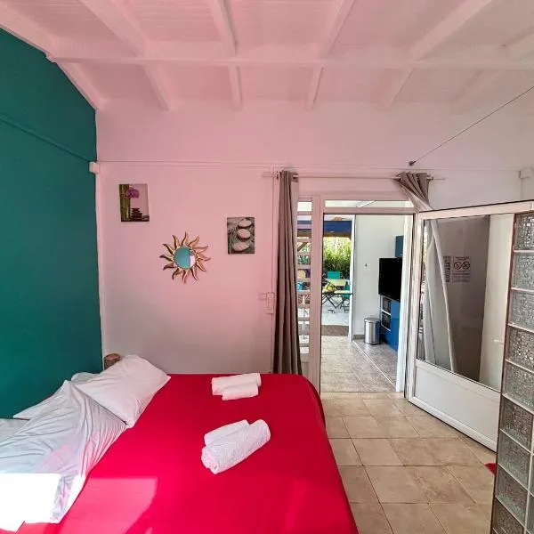Gîtes Les Bienheureux - Piscine, Hamak, Terrasse，位于Anse-Bertrand的酒店