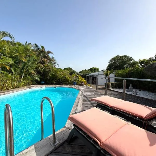 Gîtes Les Bienheureux - Piscine, Hamak, Terrasse，位于Anse-Bertrand的酒店