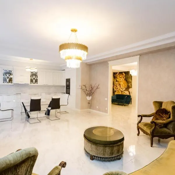 Central Elegant Apartment，位于第比利斯的酒店
