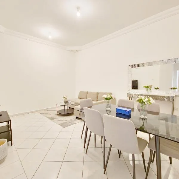 HARF22-G01-02 Cozy 2BR Apt in Abu Dhabi city，位于Baţīn的酒店