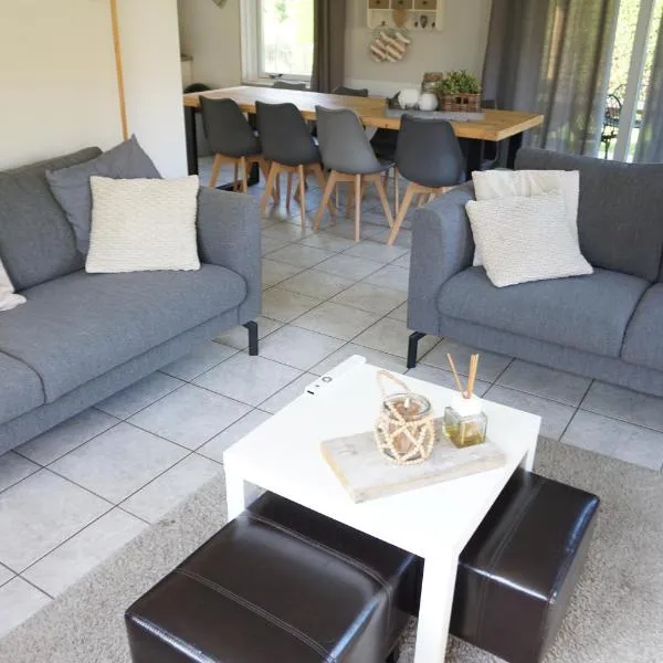 Kustverhuur, Park Schoneveld Stern 253，位于布雷斯肯斯的酒店