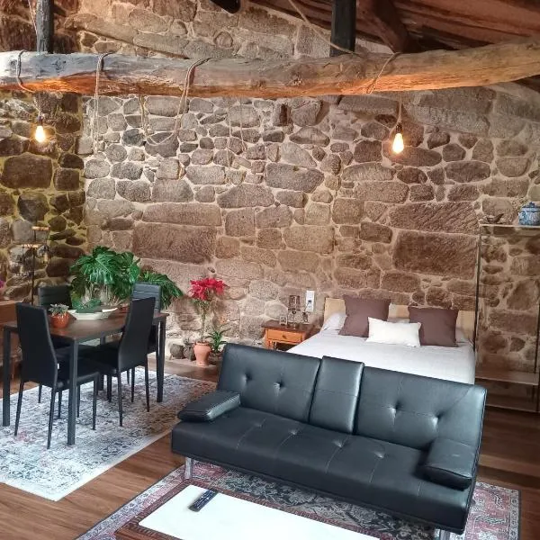 Loft Rústico en casa rural，位于Esgos的酒店