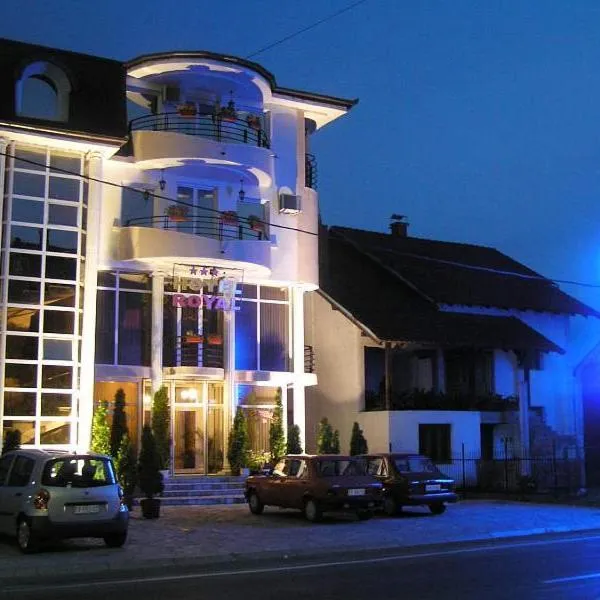 皇家酒店，位于Mrčajevci的酒店