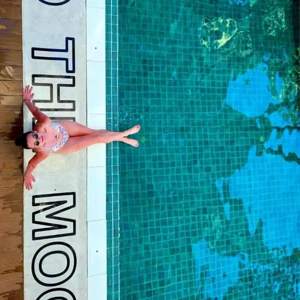 To The Moon Guesthouse，位于清迈的酒店