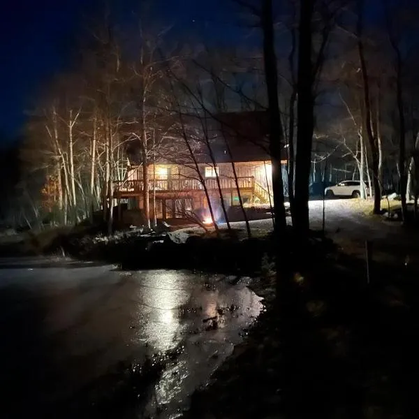 Pocono Mountain Retreat，位于Cresco的酒店