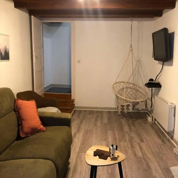 Casa Lumos，位于Thizy-les-Bourgs的酒店