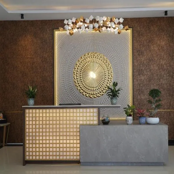 Hotel Nimantrana，位于诺伊达的酒店