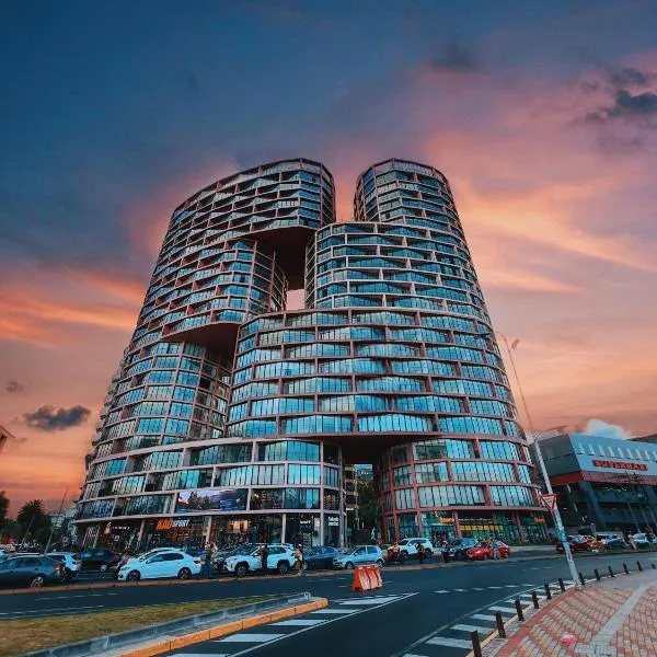 Hermoso Departamento con Piscina en Edificio EPIQ，位于基多的酒店