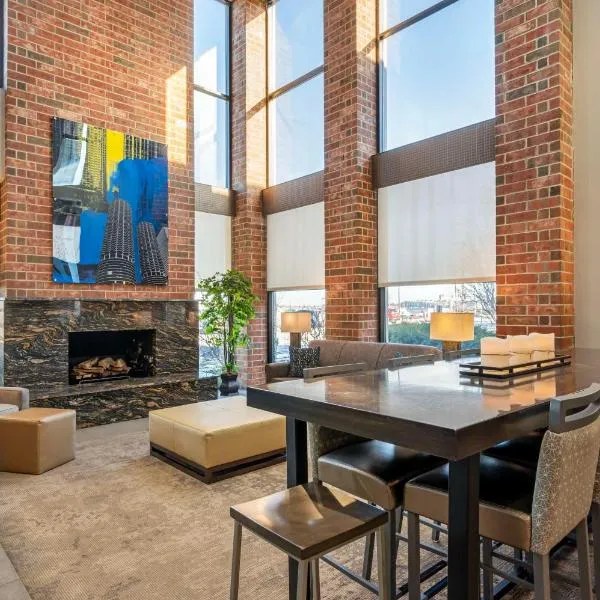 Best Western Chicago - Downers Grove，位于唐纳斯格罗夫的酒店