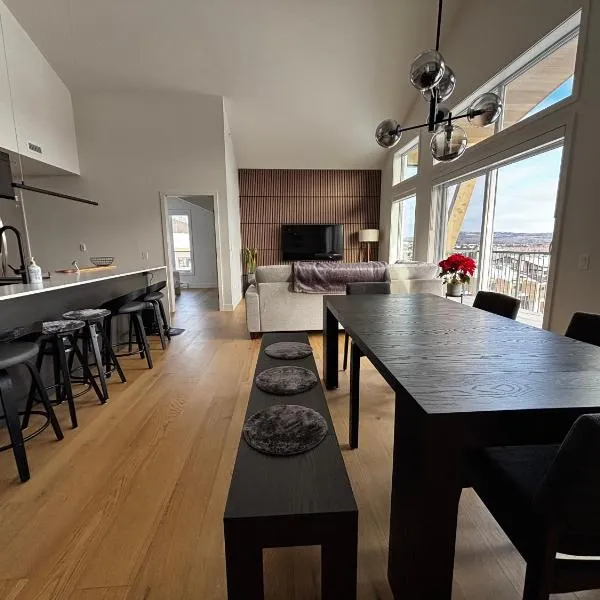 Ski-in Penthouse Condo MSA，位于博普雷的酒店