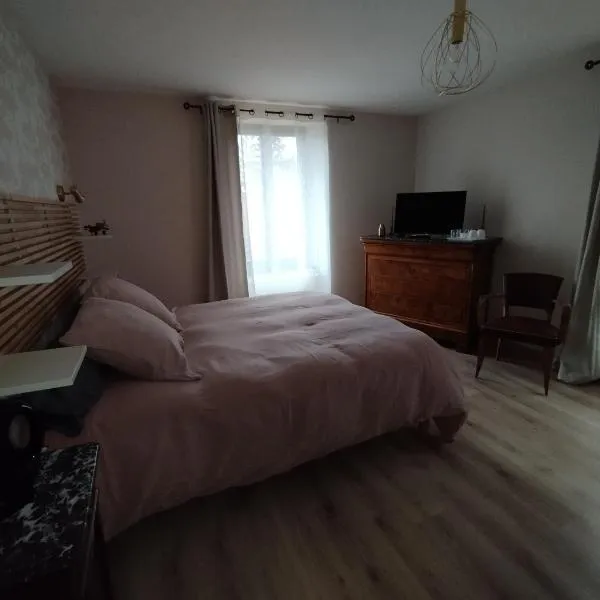 Chambre d'hôte La Suite Domaine du Bagnerot，位于La Chapelle-aux-Bois的酒店