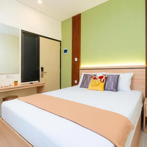 Grand Valora Puspowarno Kostel，位于Kalibanteng-lor的酒店