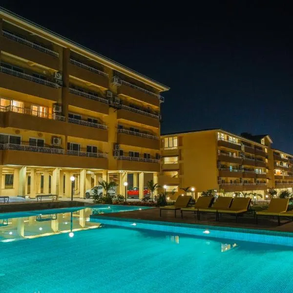Alaya Stays 1 BHK with Balcony & Pool - Veera Marina，位于Goa的酒店