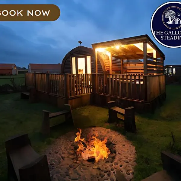 The Galloway Steading - The Stag Hoose family cabin with Hot Tub and Fire Pit，位于Glenluce的酒店