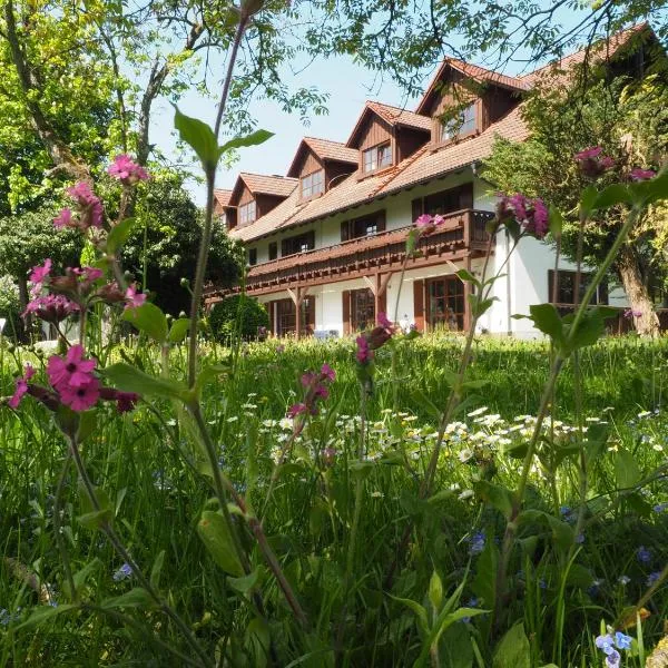 Pension Aufeld，位于莱希河畔兰茨贝格的酒店